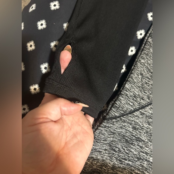 Marc New York Performance high neck sweater w/ pockets& thumb holes -size L - Picture 11 of 14